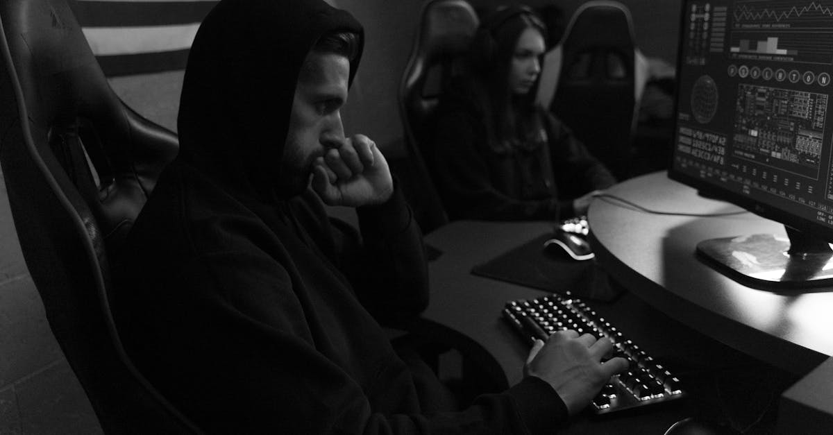 技术支持是否效仿或追随正式游戏的开发模式?